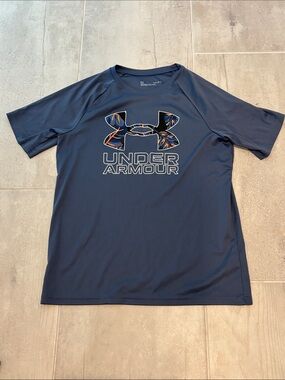 Under Armour Navy Blue Tee with Patterned Logo